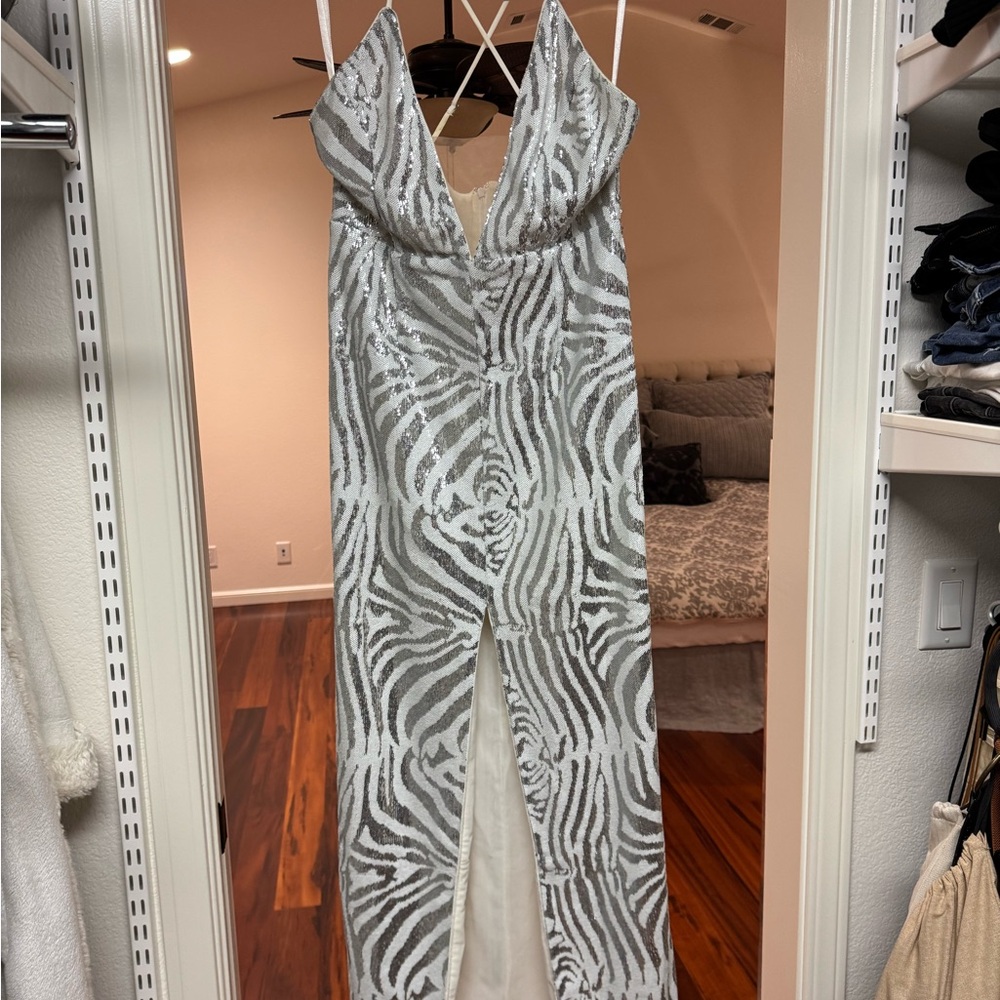 X by NBD Yoshi gown silver & white sequin high slit floor length gown sz medium